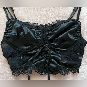 Black Lace and silk corset style top 🖤